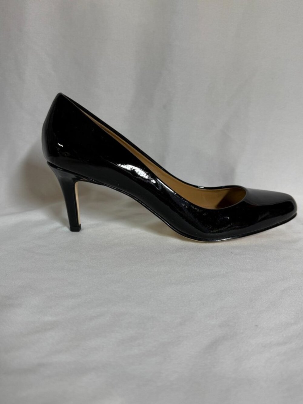 Ann Taylor Black Patent Perfect Pump - Picture 2 of 7